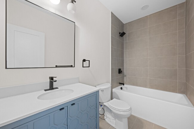 Building Photo - 1295 Holmden Ave