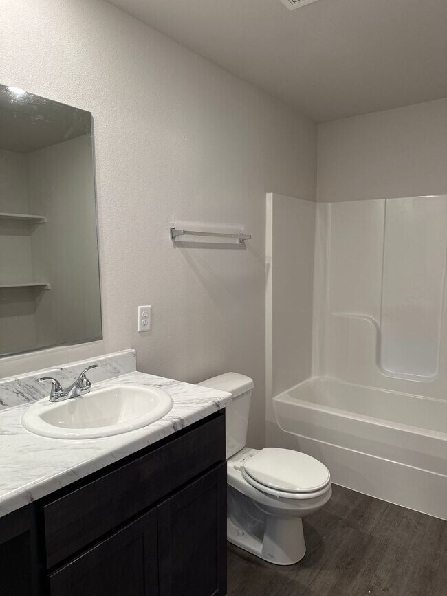 Building Photo - *March Rent FREE - NO HIDDEN FEES! Four Bedroom | Two Bath Home in Robinson Ranch