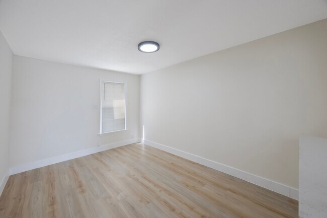 Building Photo - 2753 53rd Ave N