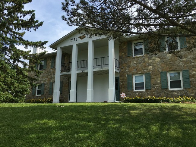 503 West Drive Front - 503 West Dr