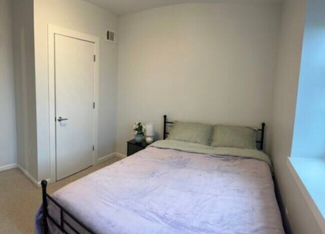 Building Photo - 1505 Commonwealth Ave