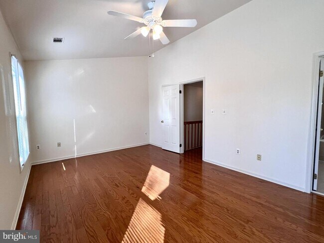 Building Photo - 1525 Templeton Pl