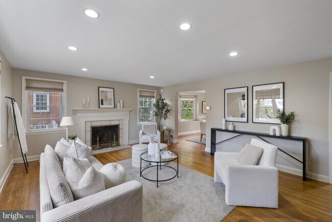 Building Photo - 1541 Doxbury Rd