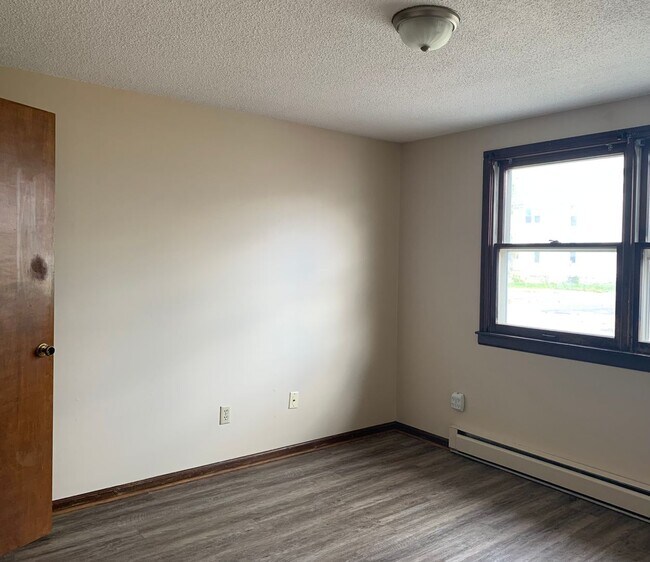 Building Photo - Coe St Apartments.