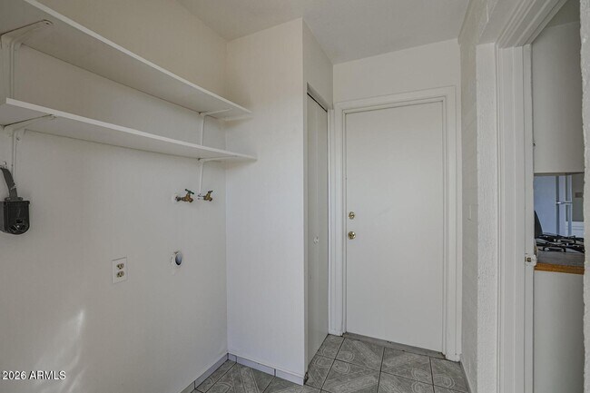 Building Photo - 3020 N 87th Ave
