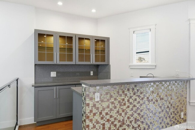 Building Photo - 526 Silver Ave