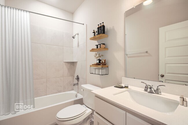 Building Photo - 371 Huisache St