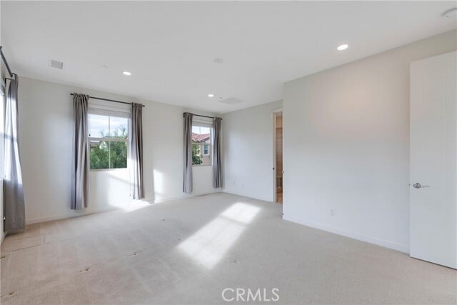 Building Photo - 18 Prominence