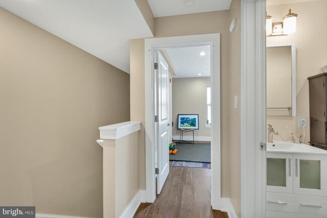 Building Photo - 834 N 19th St