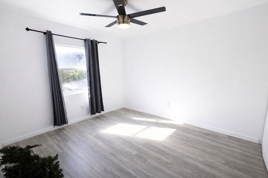 Building Photo - 4306 SW 131st Ave