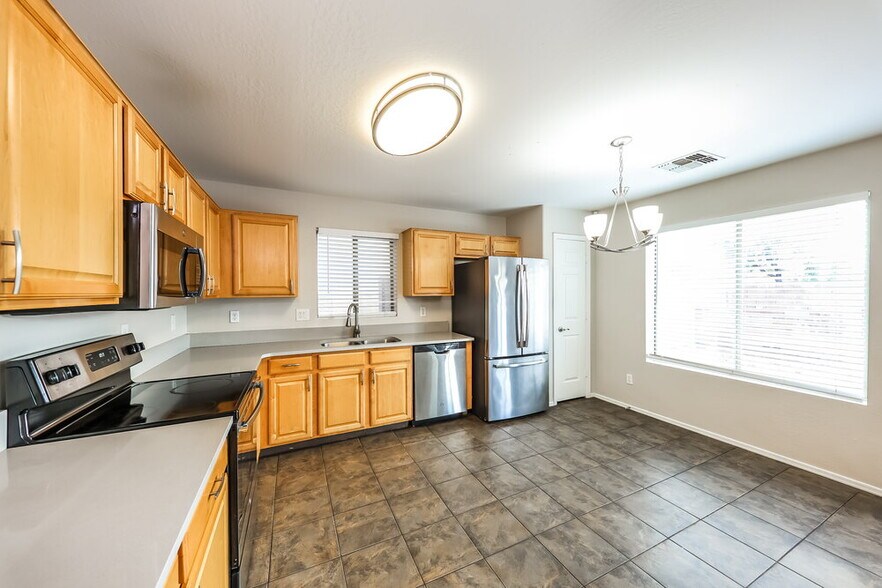 Building Photo - 13023 W Lawrence Rd