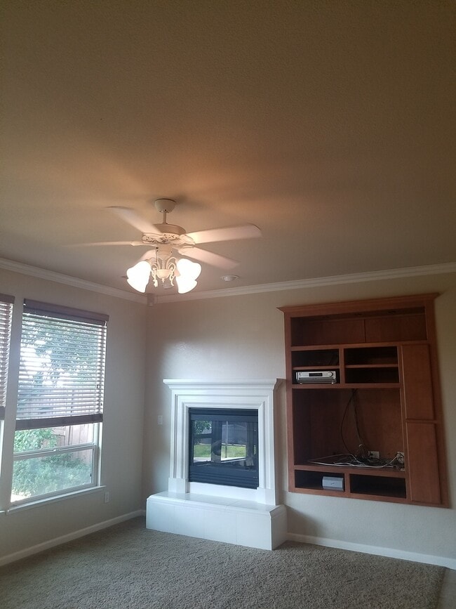 Building Photo - Action Properties R.E.S. Inc. Offering Beautiful Highland Park Single Story 3 Car, 4 Bedroom, Gar...