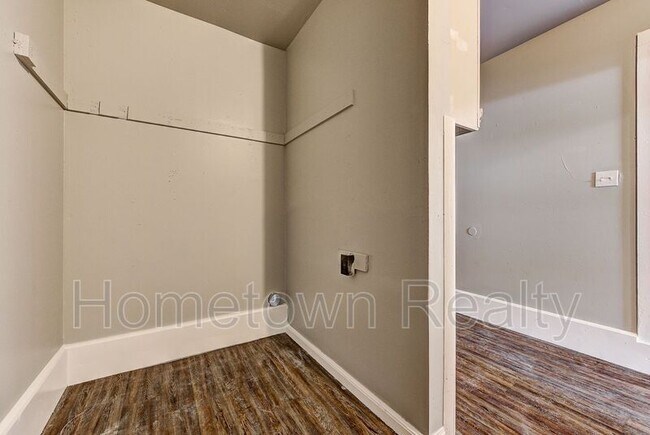 Building Photo - 1308 Mcdonald Dr