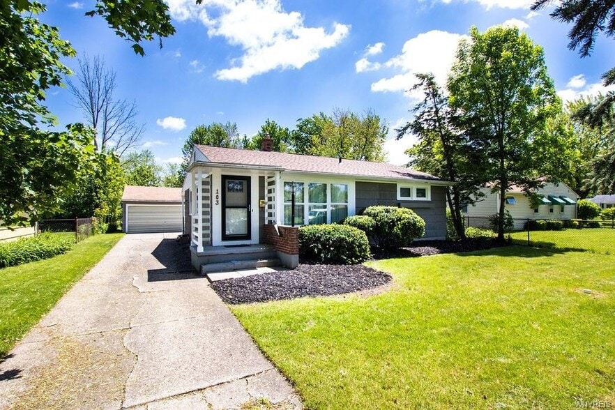 Primary Photo - 103 Mapleview Dr
