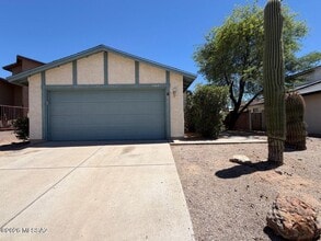Building Photo - 9368 N Hampshire Dr