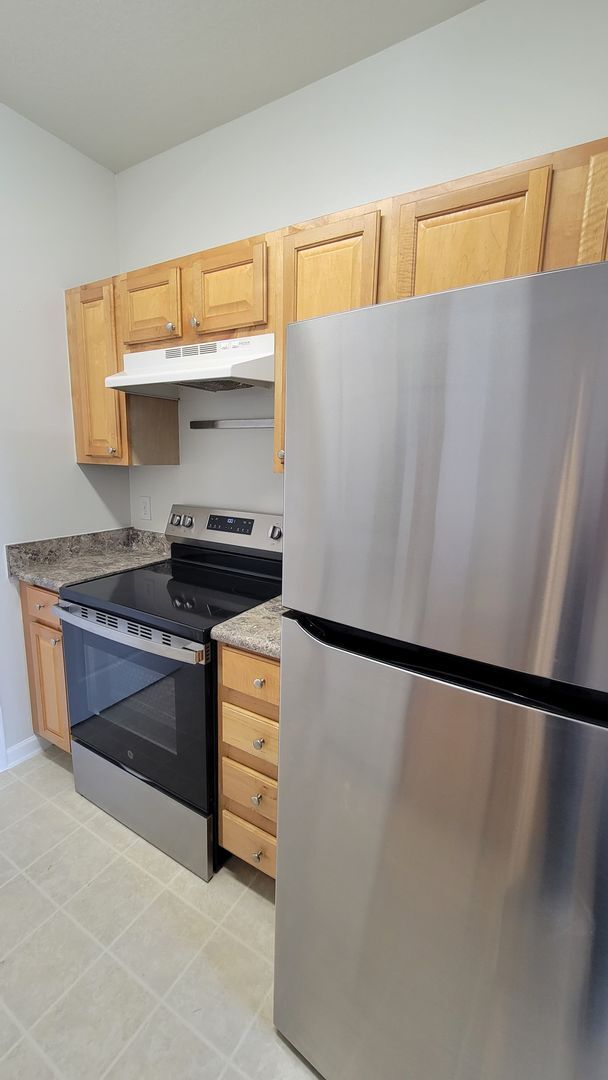 Building Photo - The Villas Condominiums  2/2 AVAILALBE NOW!