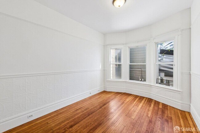 Building Photo - 2205 Bryant St