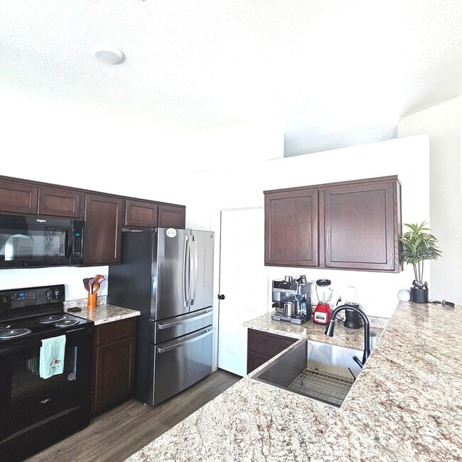 Building Photo - Gorgeous home available for rent with Solar!