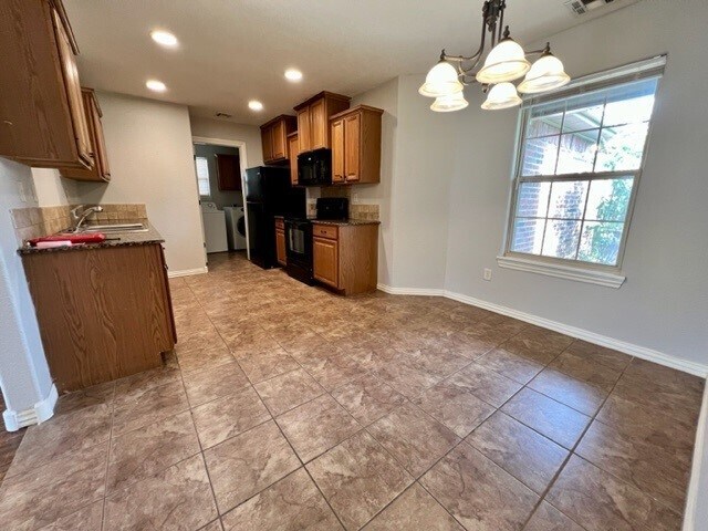 Building Photo - 4041 W Spring House Dr