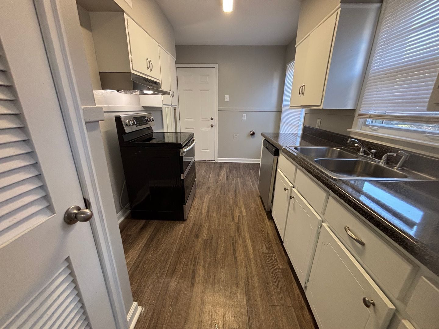 Building Photo - 4699 Given Ave