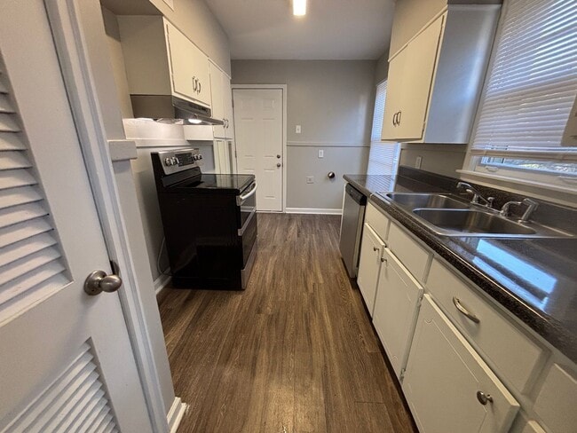 Building Photo - 4699 Given Ave