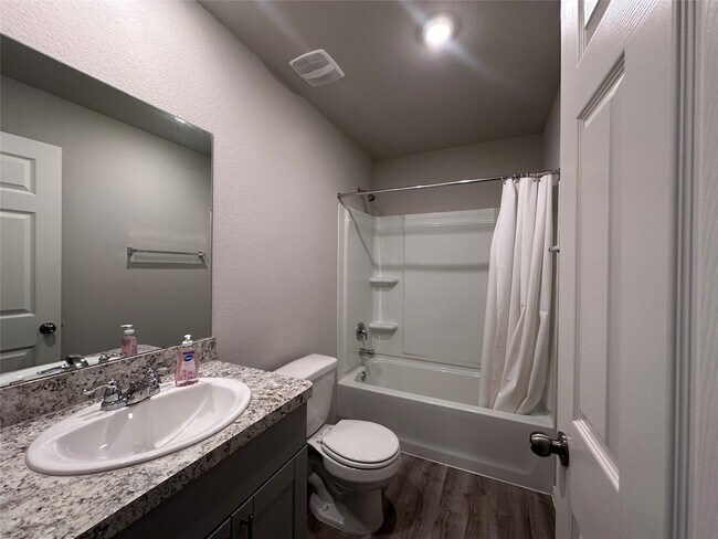 Building Photo - 270 Cumberland Forest Dr