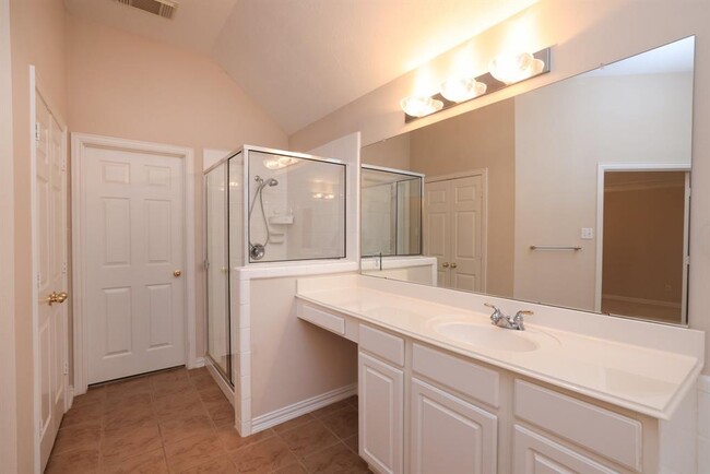Building Photo - 17222 Leeside Dr