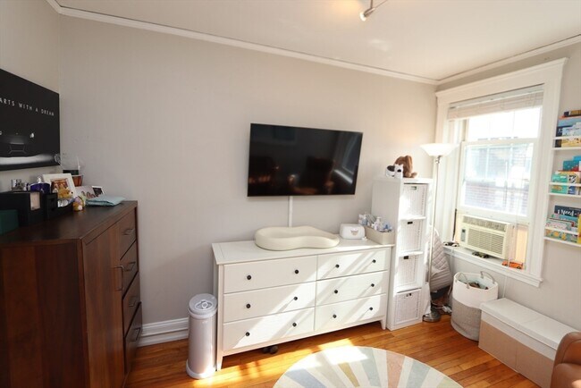 Building Photo - 11 Vinal St