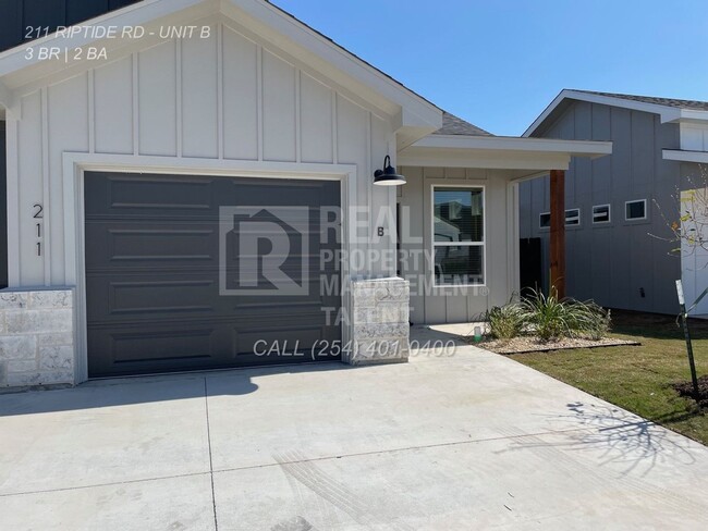 Primary Photo - 211 Riptide Rd