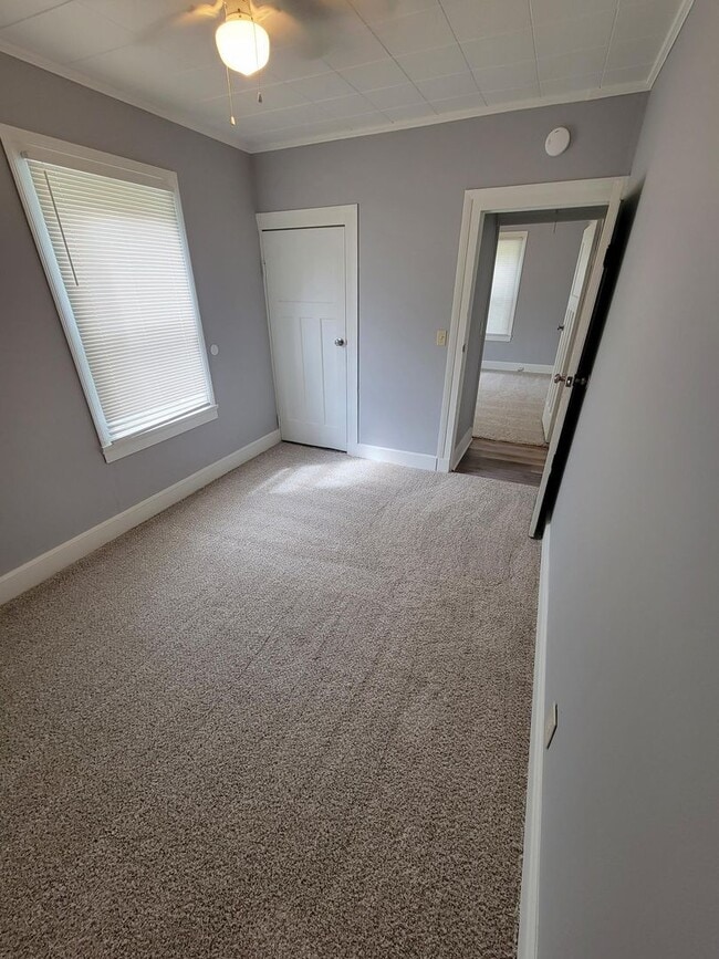 Building Photo - Great 3 bed 1 bath home coming in August!