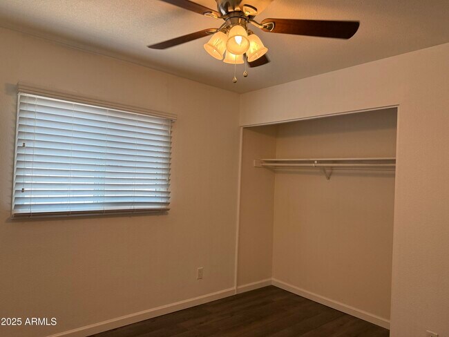 Building Photo - 4613 S Rita Ln