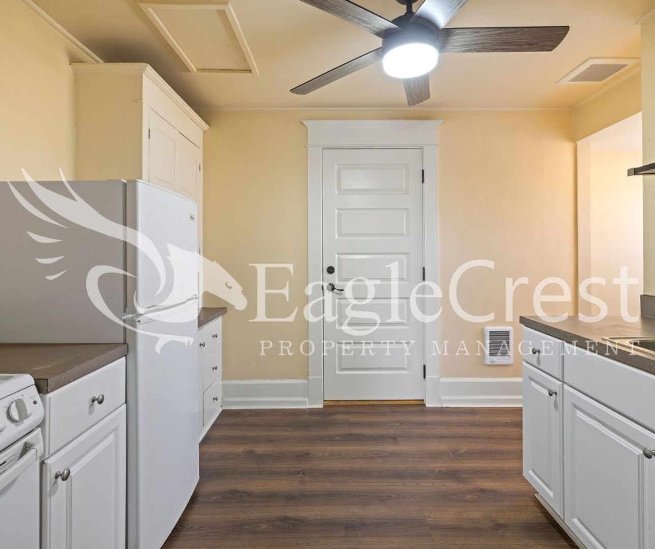 Building Photo - 105NSP