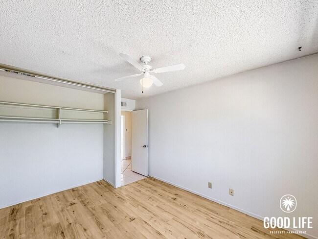 Building Photo - Spacious 3BD/2BA Home in Oceanside with Large Backyard, W/D & Attached 2-Car Garage