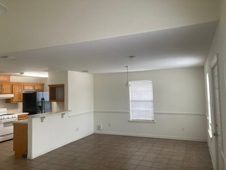 Building Photo - 628 Caperton St