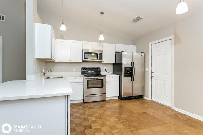 Building Photo - 6811 SE RAINTREE AVE, STUART, FL 34997