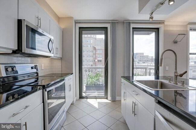 Building Photo - 616 E Street NW Unit 718