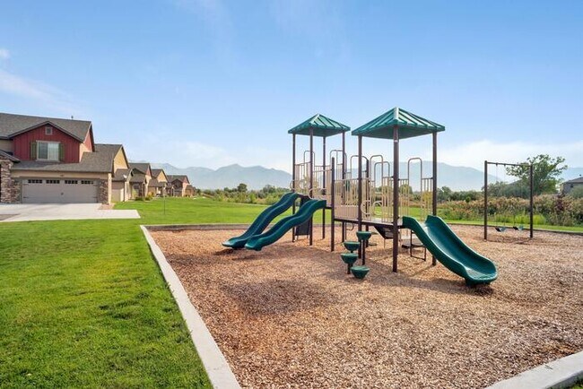 Building Photo - 1227 SilverCrest Dr