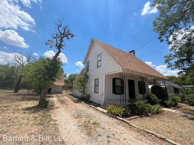 Building Photo - 3 br, 2 bath House - 361 College Drive