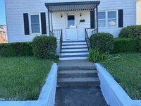 Building Photo - 704 Highland Ave