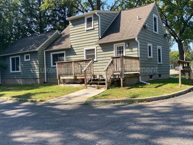 Building Photo - 415 S Kendall Ave