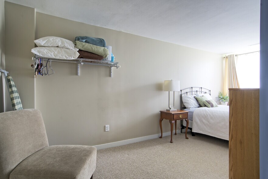 Building Photo - 2 Willets Pl