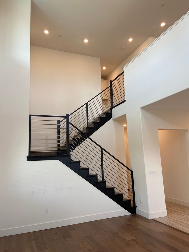Building Photo - 5011 Murieta Pl