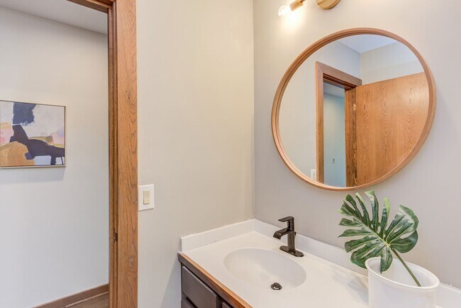 Building Photo - This Home is a Hole in One!