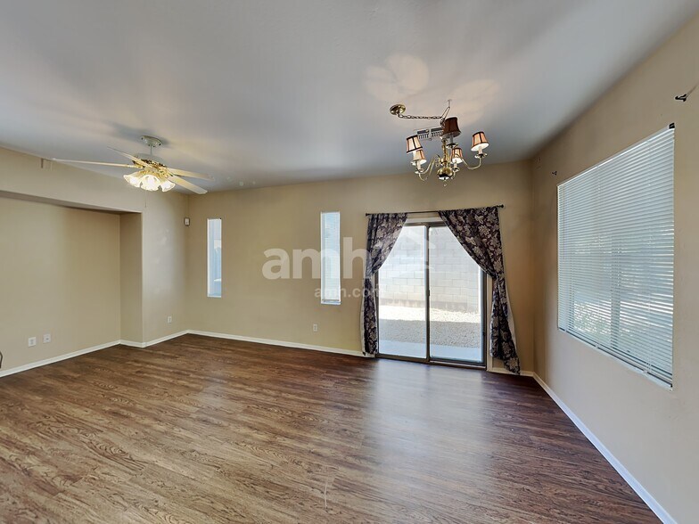 Building Photo - 3040 W Los Gatos Dr