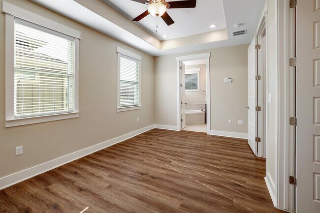 Building Photo - 1706 Cedar Bend Dr