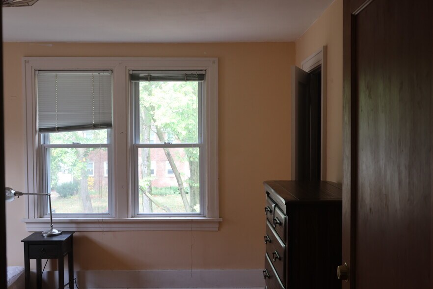 Bedroom - 711 W Ohio St