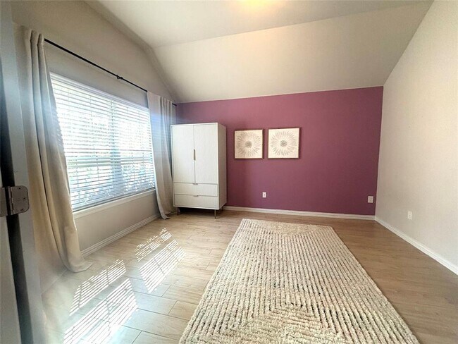 Building Photo - 204 Patriot Dr