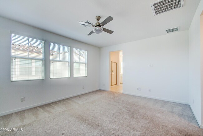 Building Photo - 9902 E Tamery Ave