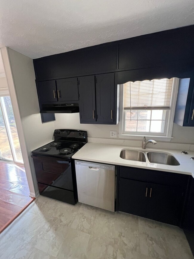 Building Photo - 530-532 Downing Street