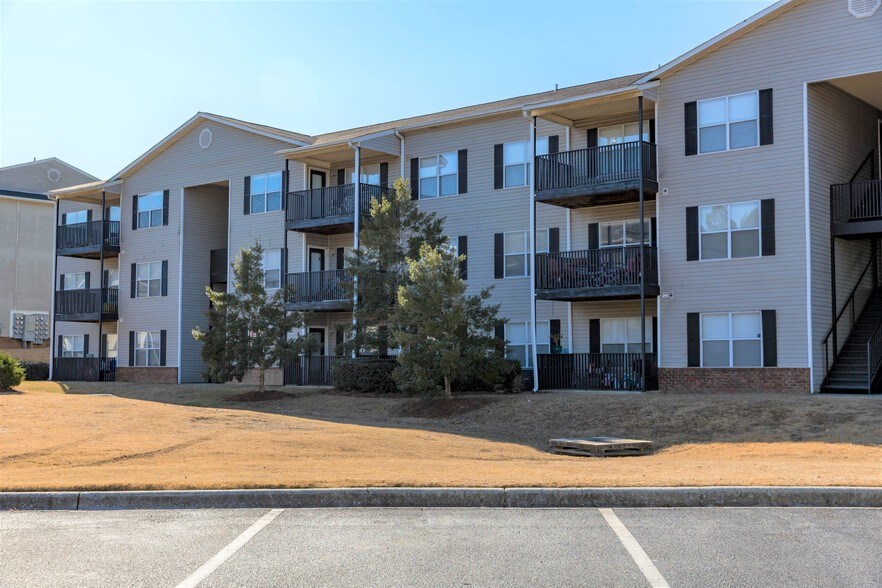 Wellington Manor Apts. 1500 Windsor Ct Alabaster AL 35007 Apartment